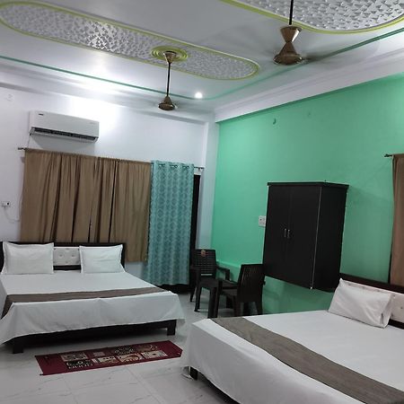 Hotel Chandrasha Villa Ayodhya Dham Ram Mandir 600 Meter Esterno foto