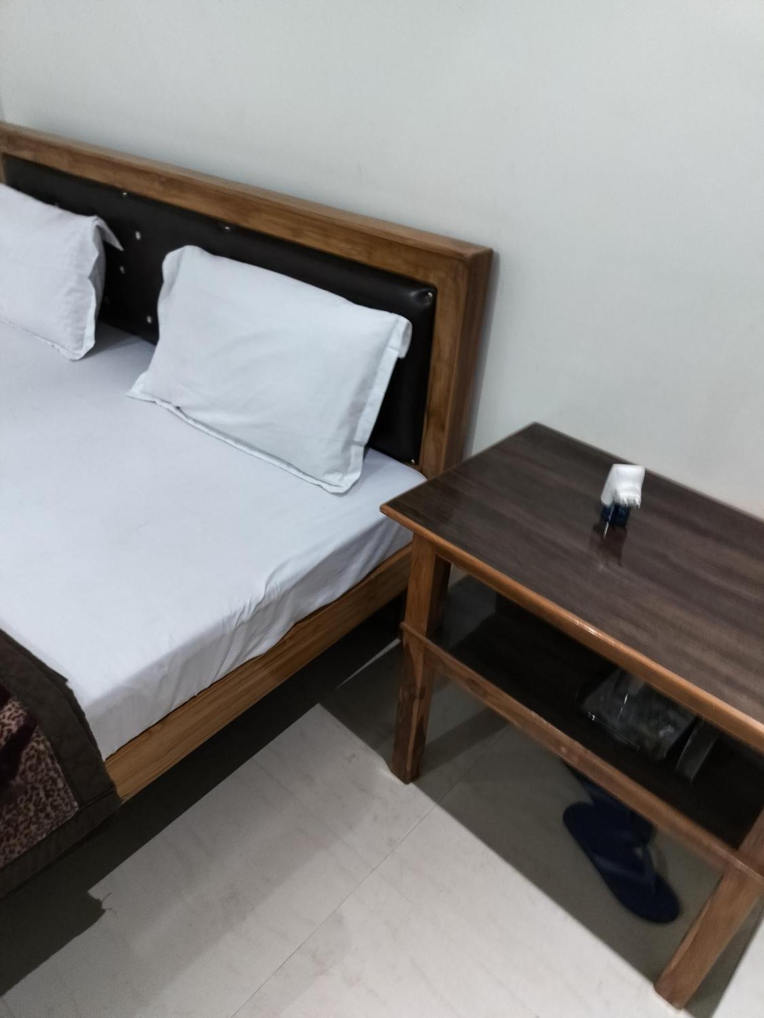 Hotel Chandrasha Villa Ayodhya Dham Ram Mandir 600 Meter Esterno foto